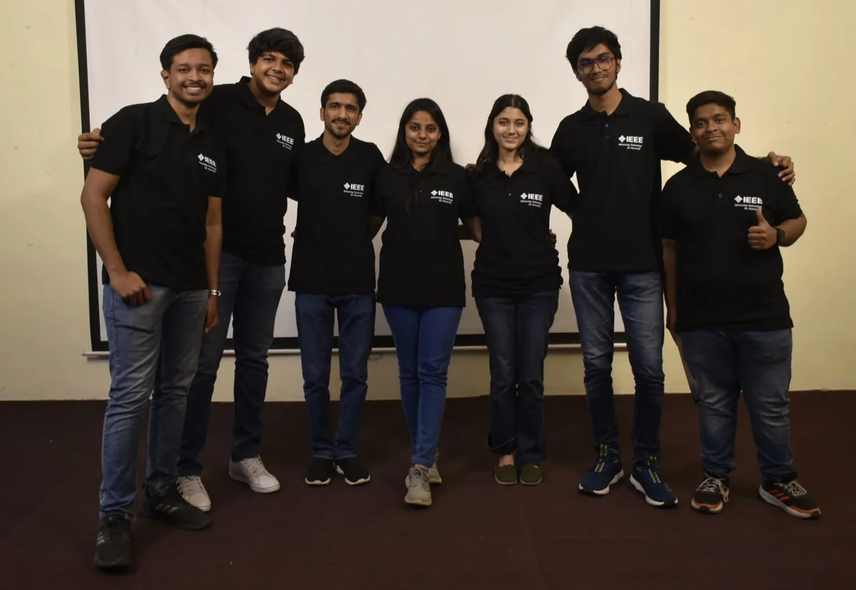 Students and campus at MMCOE